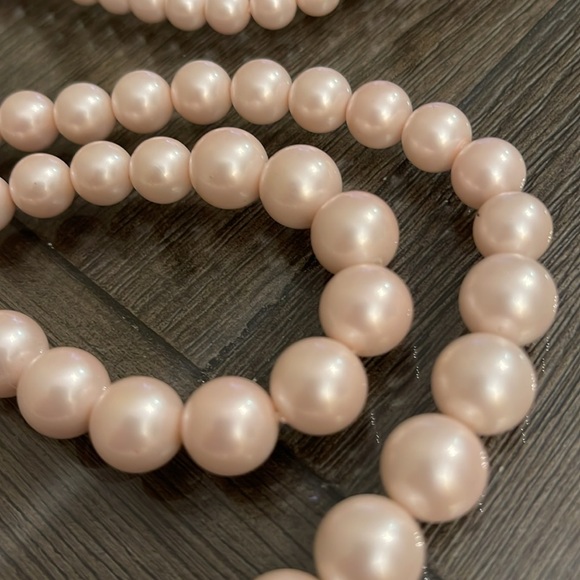 Vintage Pale Pink TRIFARI Single Strand of Pearls 45” - Picture 3 of 16